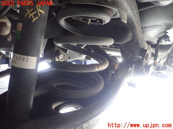 5UPJ-27955105]レクサス・CT200h(ZWA10)左リアスプリング 中古_m0001.jpg