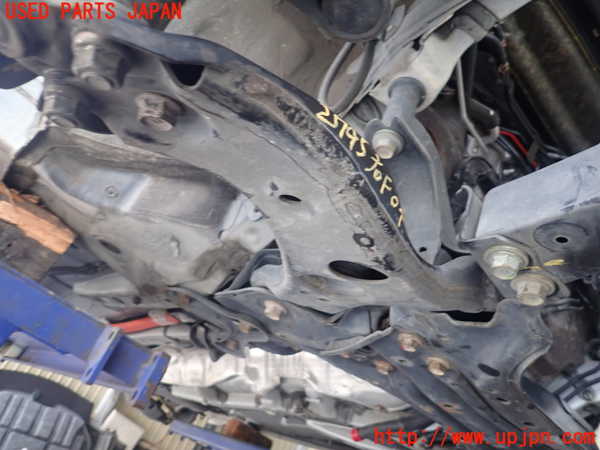 5UPJ-27955176]レクサス・CT200h(ZWA10)右フロントロアアーム1 中古_m0001.jpg