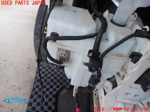 1UPJ-27956791]レクサス・CT200h(ZWA10)ウォッシャータンク1 中古_m0002.jpg