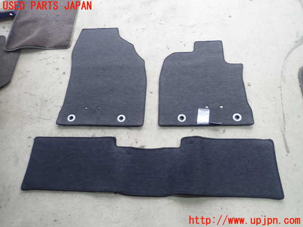 1UPJ-27957800]レクサス・CT200h(ZWA10)フロアマット 中古_m0002.jpg