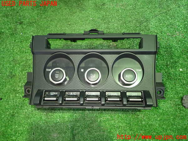 1UPJ-27966066]８６(BRZ)(ZN6)エアコンスイッチ1 中古_m0001.jpg