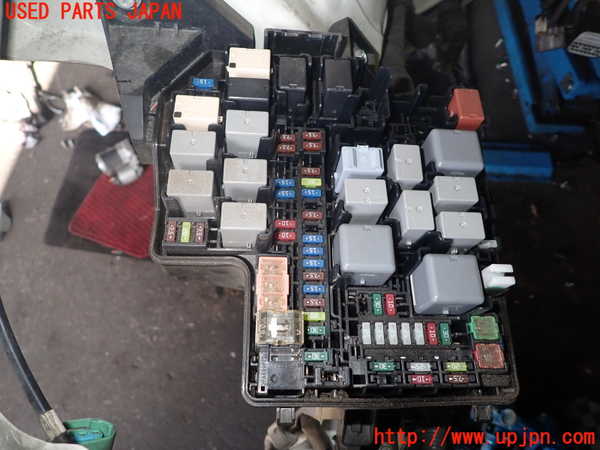 1UPJ-27966741]８６(BRZ)(ZN6)ヒューズボックス1 中古_m0002.jpg