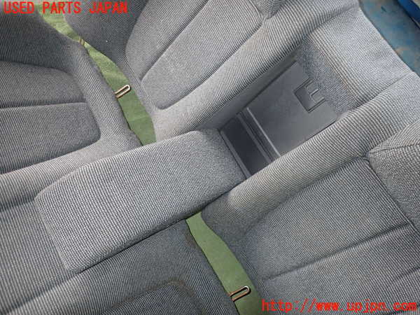 5UPJ-27977385]ギャラン(E38A)リアシート 中古_m0003.jpg