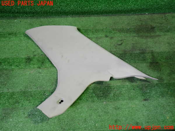 1UPJ-27987675]スカイライン(ER34)右リアピラートリム 中古_m0001.jpg