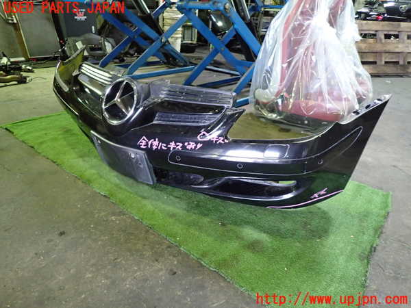 1UPJ-27991010]ベンツ SLK350 R171(171456)フロントバンパー 中古_m0002.jpg