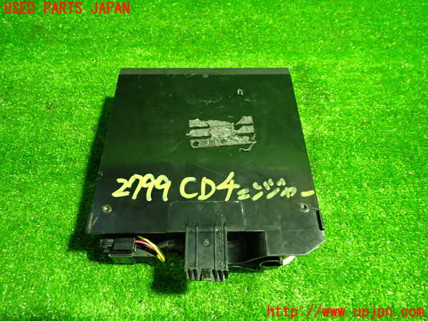 1UPJ-27996505]ベンツ SLK350 R171(171456)CDチェンジャー 中古_m0003.jpg