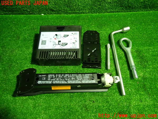 1UPJ-27997805]ベンツ SLK350 R171(171456)車載工具 中古_m0001.jpg