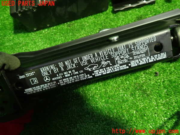 1UPJ-27997805]ベンツ SLK350 R171(171456)車載工具 中古_m0002.jpg