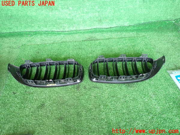 2UPJ-28001050]BMW M4 クーペ(3C30)(F82)ラジエターグリル 中古_m0002.jpg