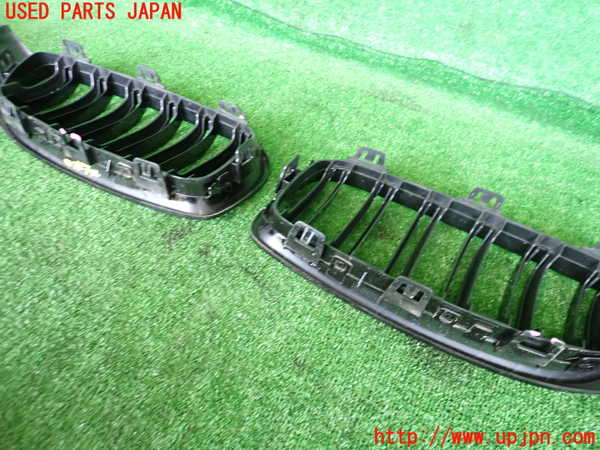 2UPJ-28001050]BMW M4 クーペ(3C30)(F82)ラジエターグリル 中古_m0003.jpg