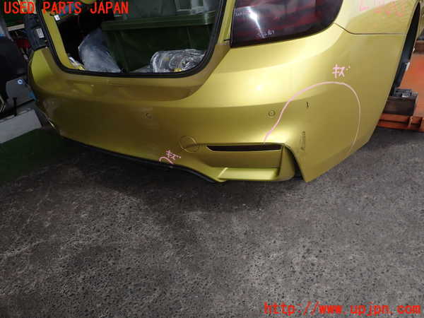 2UPJ-28001610]BMW M4 クーペ(3C30)(F82)リアバンパー 中古_m0001.jpg