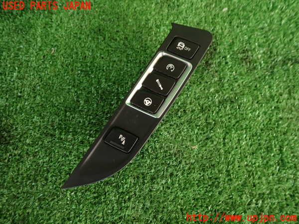 5UPJ-28006308]BMW M4 クーペ(3C30)(F82)スイッチ3 (トラクションOFF、ソナー他) 中古_m0001.jpg