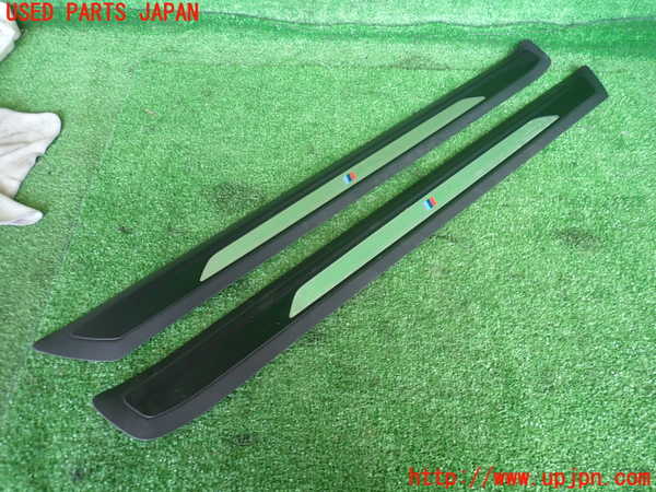 5UPJ-28007740]BMW M4 クーペ(3C30)(F82)スカッフプレート 中古_m0001.jpg