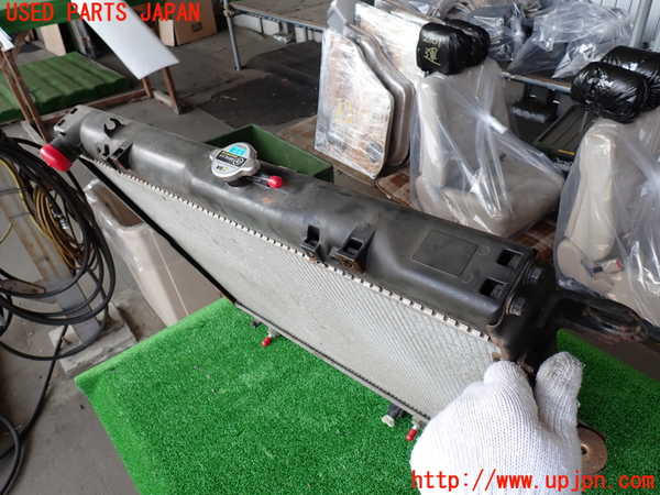 5UPJ-28012321]ランクル100系(UZJ100W)ラジエーター1 中古_m0002.jpg