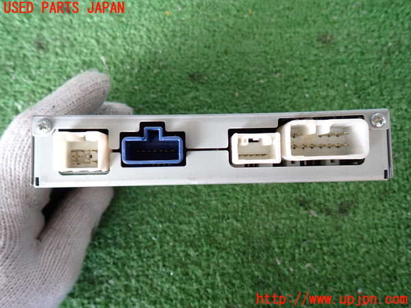 2UPJ-28016660]ランクル100系(UZJ100W)TVチューナー 中古_m0002.jpg