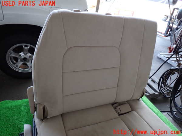 5UPJ-28017235]ランクル100系(UZJ100W)右3列目シート 中古_m0003.jpg