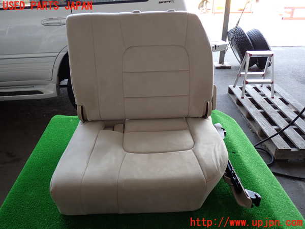5UPJ-28017265]ランクル100系(UZJ100W)左3列目シート 中古_m0001.jpg