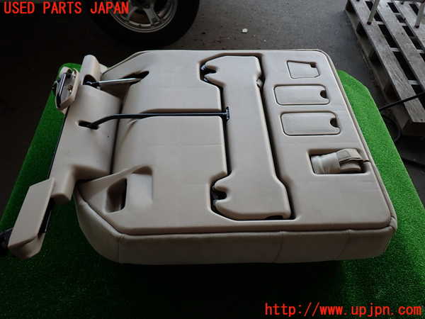 5UPJ-28017265]ランクル100系(UZJ100W)左3列目シート 中古_m0005.jpg