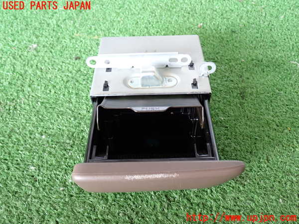2UPJ-28017821]ランクル100系(UZJ100W)灰皿1 中古_m0001.jpg