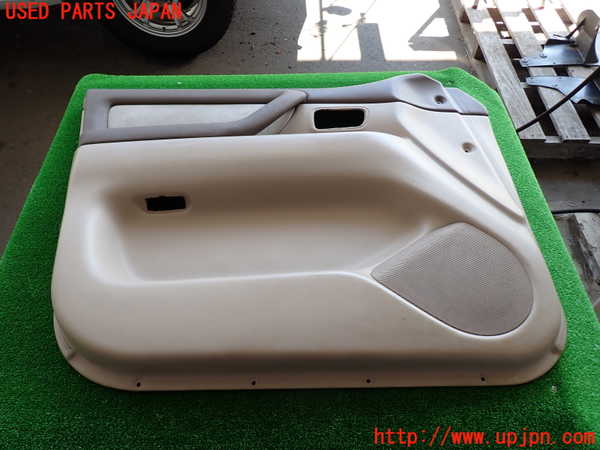 2UPJ-28011264]ランクル100系(UZJ100W)左前ドア内張り 中古_m0001.jpg