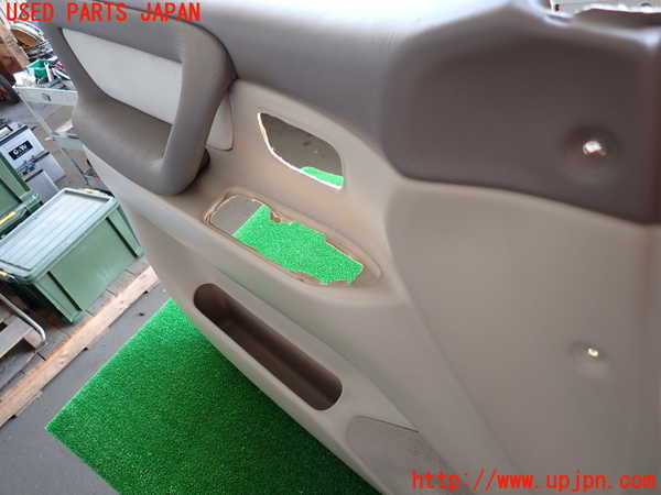 2UPJ-28011264]ランクル100系(UZJ100W)左前ドア内張り 中古_m0003.jpg