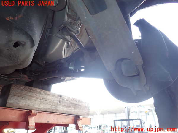 2UPJ-28024300]ランエボ(CE9A)右リアナックルハブ 中古_m0002.jpg