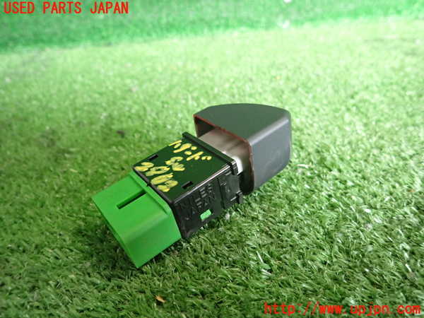 2UPJ-28026290]ランエボ(CE9A)ハザードスイッチ 中古_m0002.jpg