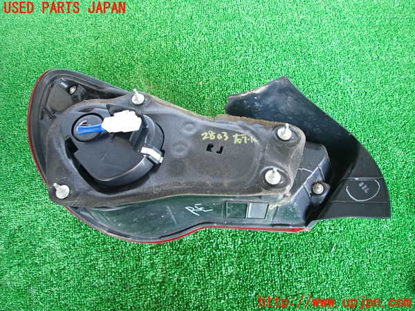 2UPJ-28031530]８６(BRZ)(ZN6)右テールランプ 中古_m0002.jpg