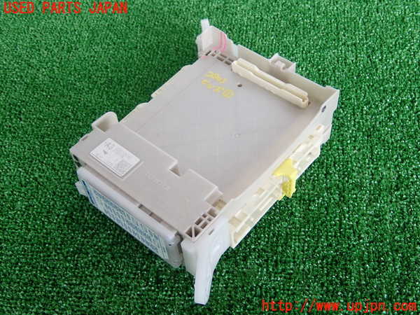 5UPJ-28036741]８６(BRZ)(ZN6)ヒューズボックス1 中古_m0001.jpg