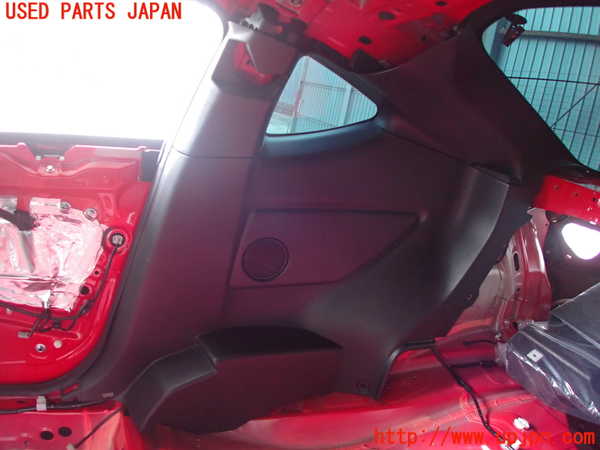 2UPJ-28037675]８６(BRZ)(ZN6)右リアピラートリム 中古_m0001.jpg