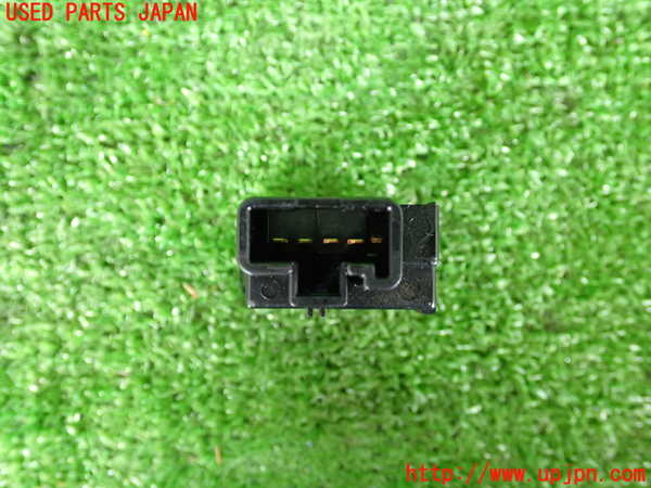 2UPJ-28046309]ハリアー(ZSU60W)スイッチ4 (パワーリアゲート) 中古_m0003.jpg