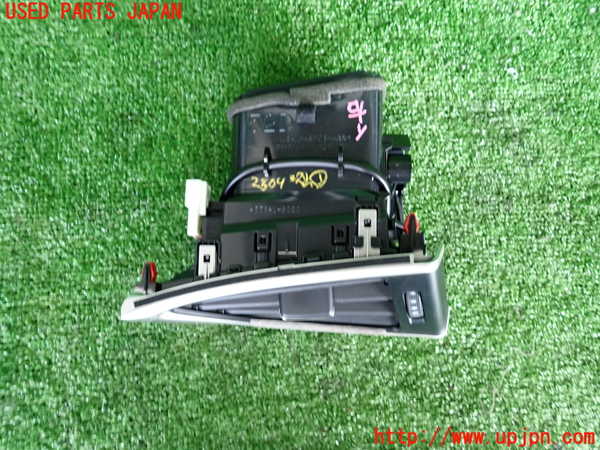 2UPJ-28047526]ハリアー(ZSU60W)エアコン吹き出し口1 (右) 中古_m0002.jpg