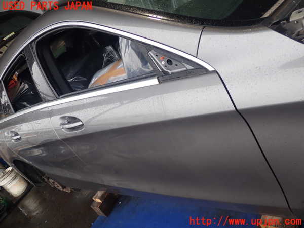 2UPJ-28051230]ベンツ CLA180 シューティングブレーク(117942)右前ドア (43R-00050 M62) 中古_m0002.jpg