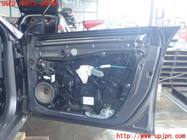 2UPJ-28051230]ベンツ CLA180 シューティングブレーク(117942)右前ドア (43R-00050 M62) 中古_m0003.jpg