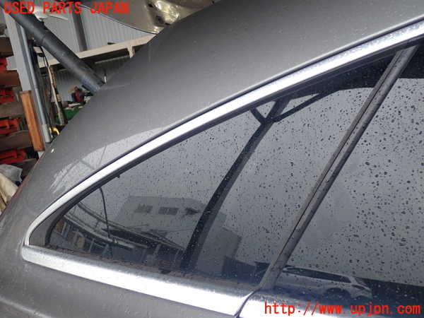 2UPJ-28051380]ベンツ CLA180 シューティングブレーク(117942)右クォーターガラス (43R-006723) 中古_m0001.jpg