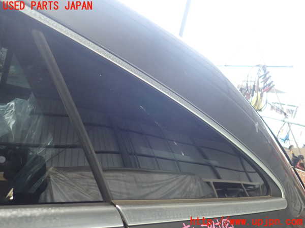2UPJ-28051382]ベンツ CLA180 シューティングブレーク(117942)左クォーターガラス (43R-006723) 中古_m0001.jpg