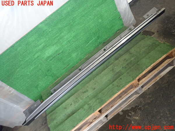 2UPJ-28051390]ベンツ CLA180 シューティングブレーク(117942)右サイドステップ 中古_m0001.jpg