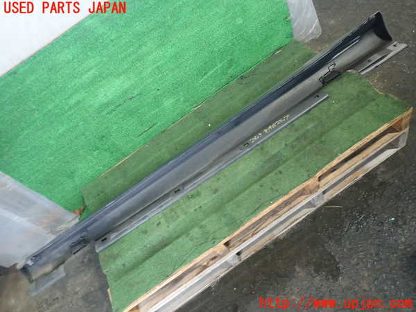 2UPJ-28051390]ベンツ CLA180 シューティングブレーク(117942)右サイドステップ 中古_m0004.jpg