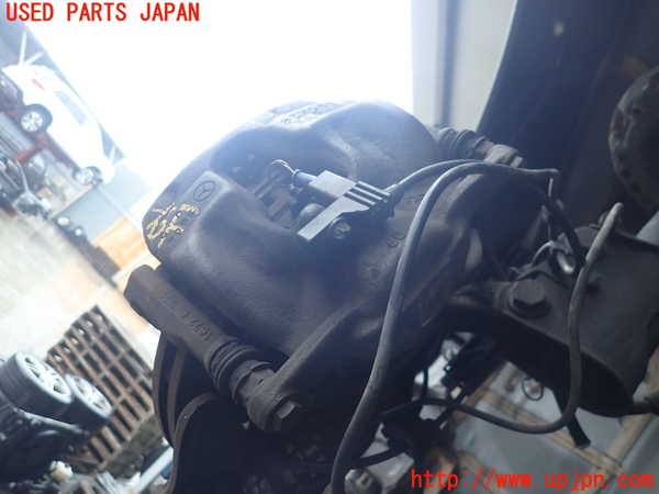 2UPJ-28054080]ベンツ CLA180 シューティングブレーク(117942)右フロントキャリパー 中古_m0002.jpg