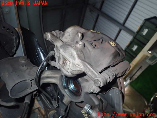2UPJ-28054085]ベンツ CLA180 シューティングブレーク(117942)左フロントキャリパー 中古_m0002.jpg