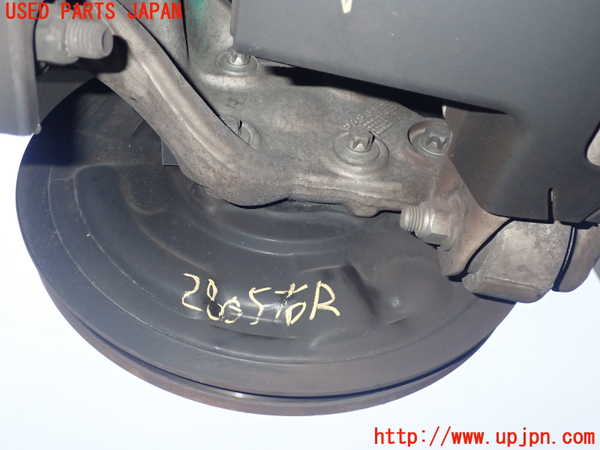 2UPJ-28054300]ベンツ CLA180 シューティングブレーク(117942)右リアナックルハブ 中古_m0002.jpg