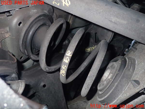 2UPJ-28055100]ベンツ CLA180 シューティングブレーク(117942)右リアスプリング 中古_m0001.jpg