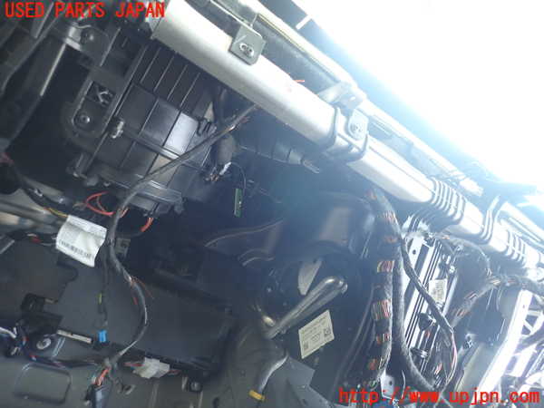 2UPJ-28056081]ベンツ CLA180 シューティングブレーク(117942)エバポレーター1 中古_m0002.jpg