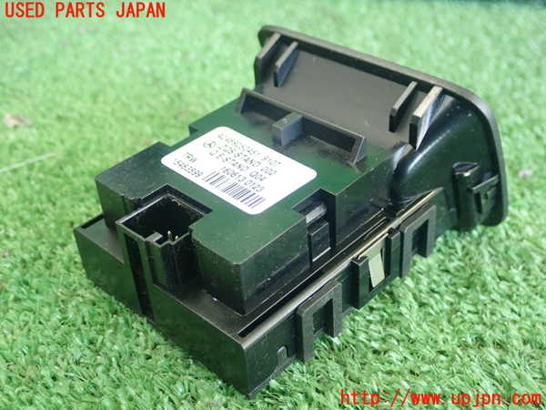 2UPJ-28056306]ベンツ CLA180 シューティングブレーク(117942)スイッチ1 (パーキング) 中古_m0002.jpg