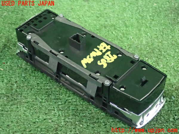 2UPJ-28056240]ベンツ CLA180 シューティングブレーク(117942)右前パワーウィンドウスイッチ 中古_m0002.jpg