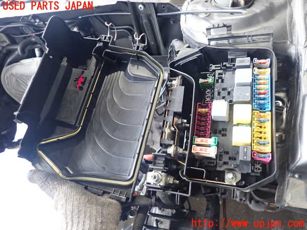 2UPJ-28056742]ベンツ CLA180 シューティングブレーク(117942)ヒューズボックス2 中古_m0002.jpg