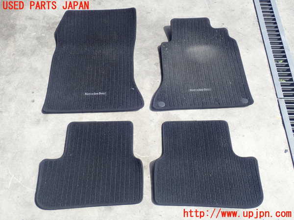 2UPJ-28057800]ベンツ CLA180 シューティングブレーク(117942)フロアマット 中古_m0001.jpg