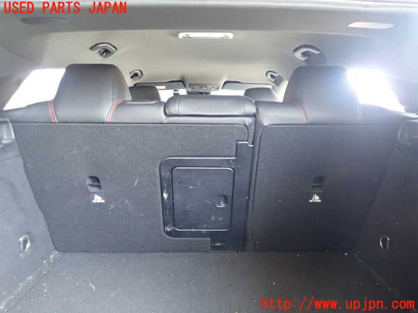 2UPJ-28057385]ベンツ CLA180 シューティングブレーク(117942)リアシート 中古_m0004.jpg