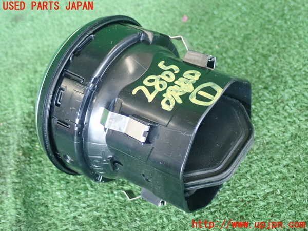 2UPJ-28057526]ベンツ CLA180 シューティングブレーク(117942)エアコン吹き出し口1 (右) 中古_m0003.jpg