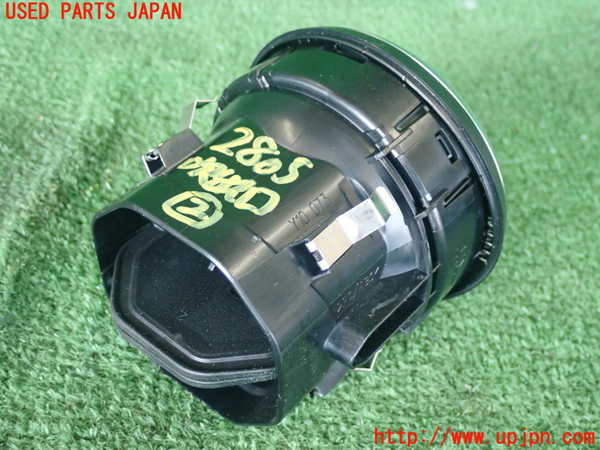 2UPJ-28057527]ベンツ CLA180 シューティングブレーク(117942)エアコン吹き出し口2 (左) 中古_m0003.jpg